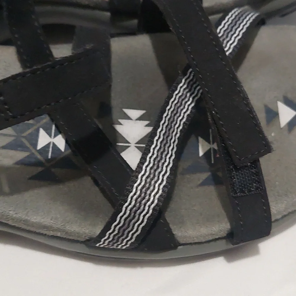Skechers Women's Black Sandals. Size 7 Good Condition - Picture 2 of 7
